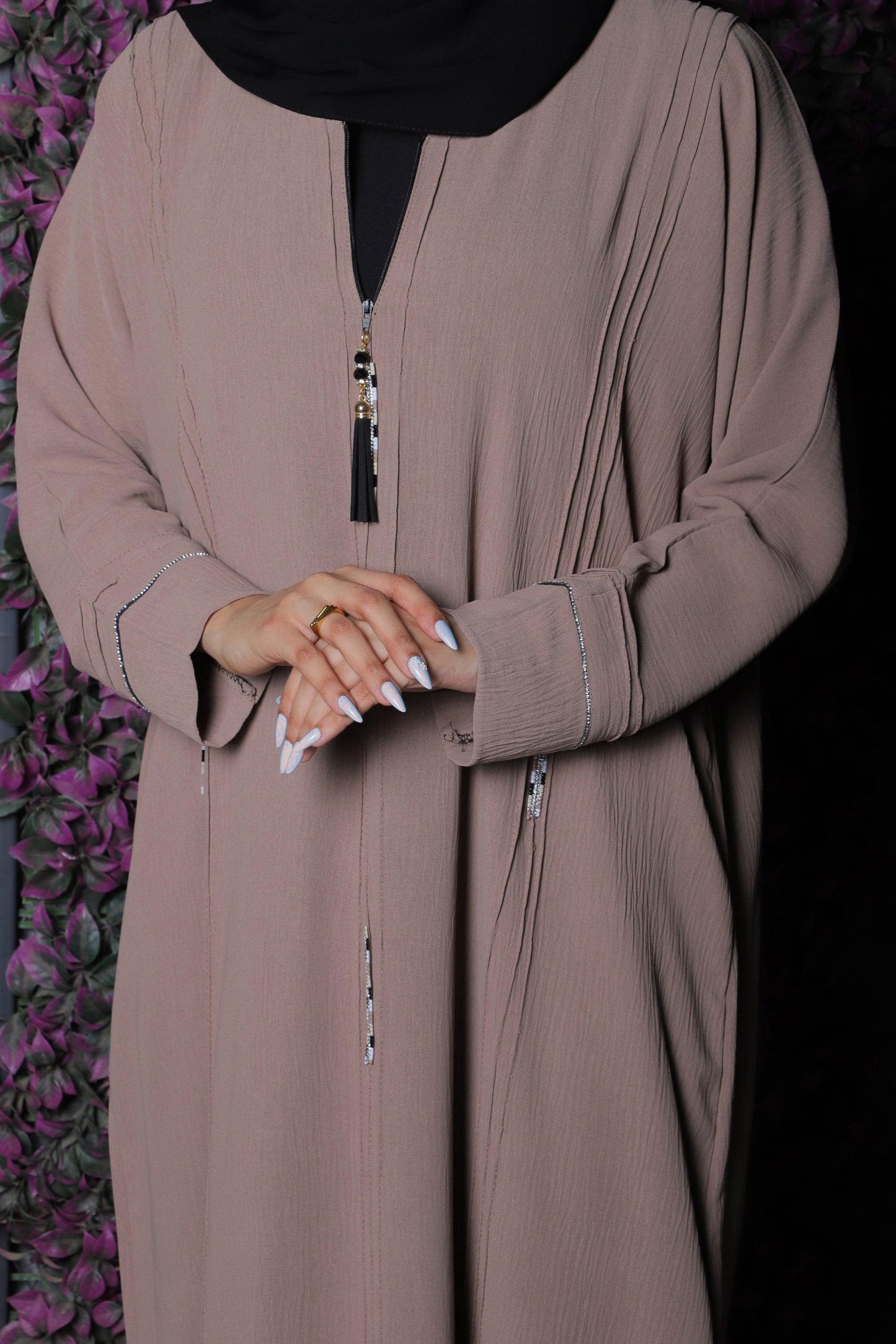 Juzur | Abaya