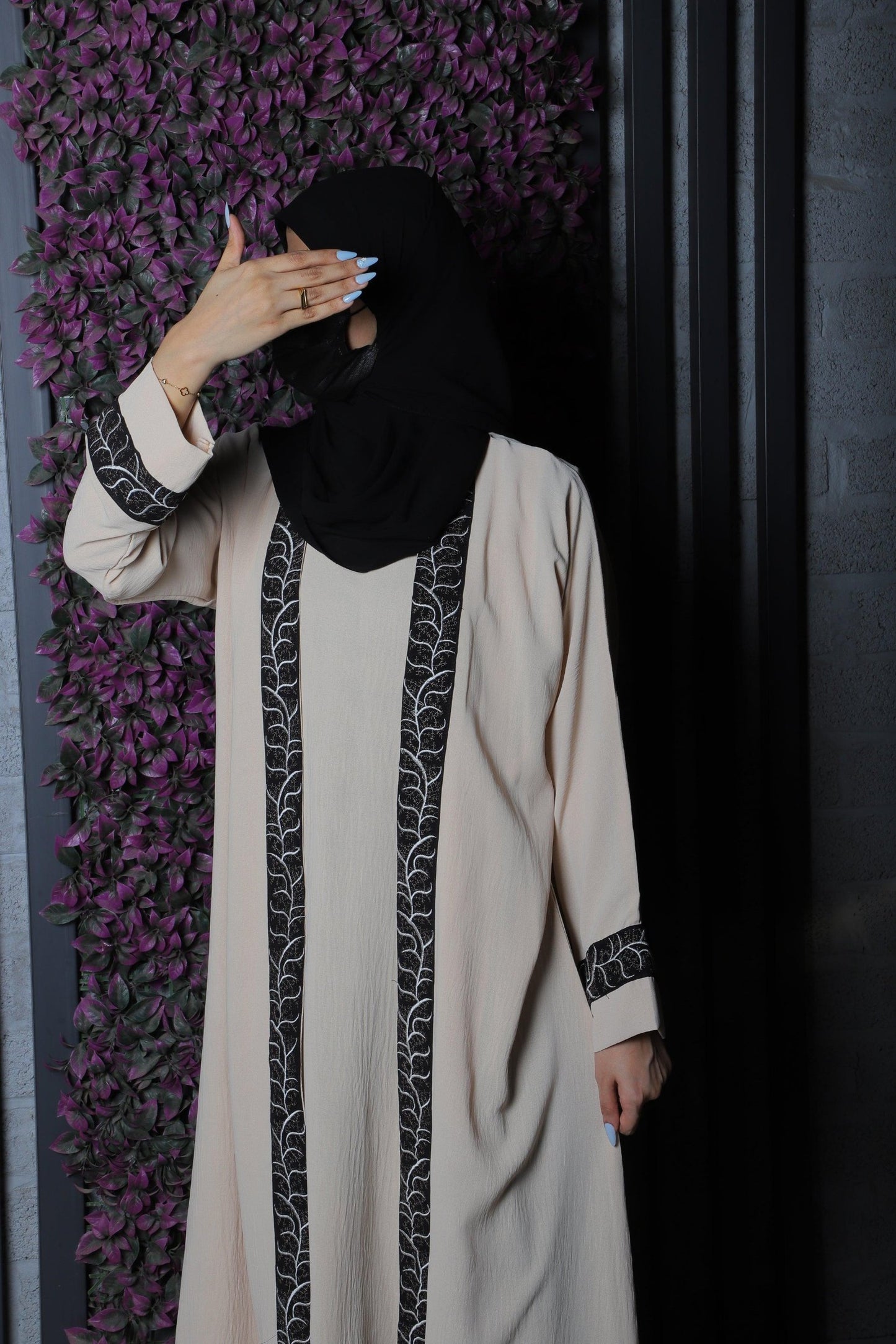 Gharqad | Abaya